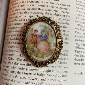 Vintage Gold Tone Porcelain Cameo 'Courting Scene' Fragonard Brooch